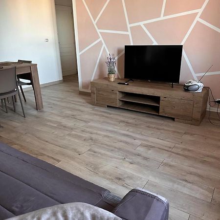 My House Apartment Roddino Luaran gambar