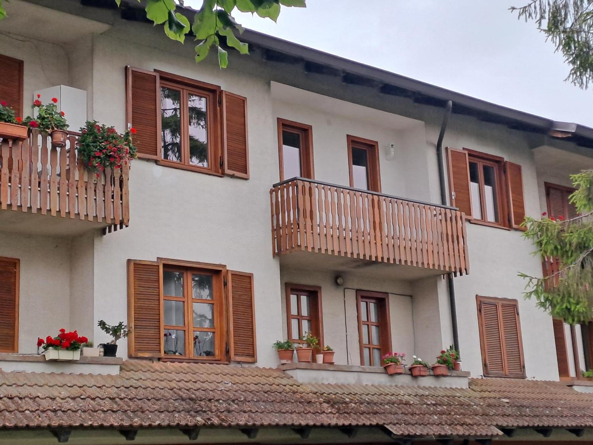 My House Apartment Roddino Luaran gambar