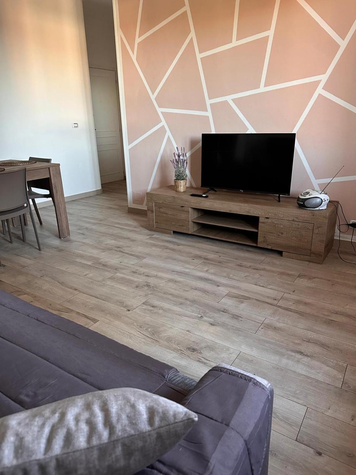 My House Apartment Roddino Luaran gambar